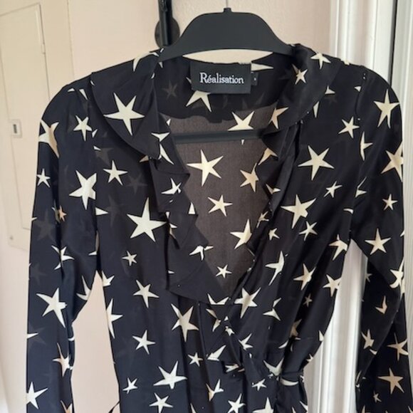 RÉALISATION PAR The Alexandra Star Struck Ruffle Stars Wrap Dress S - Picture 7 of 9